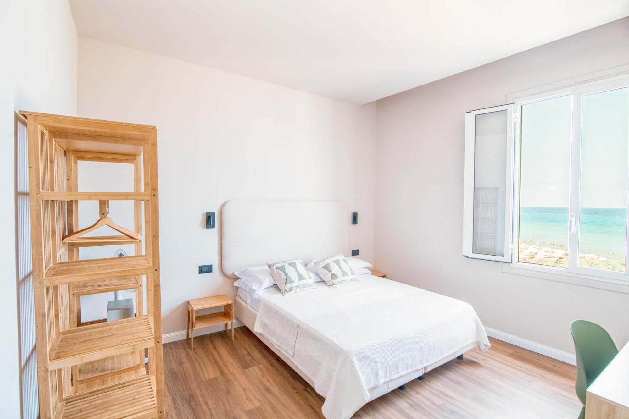 Albium Hotel 2*